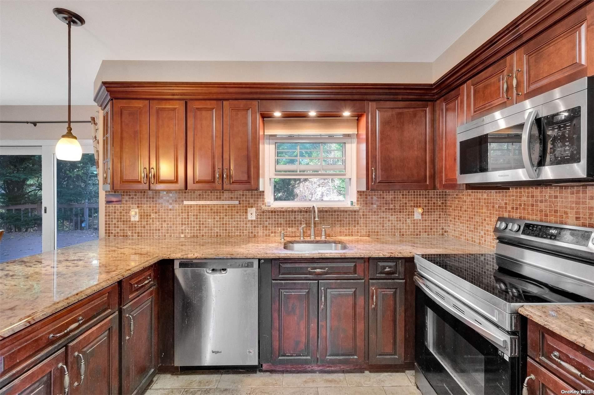 Single Family Washington  Suffolk County, NY 11720, MLS-L3590150-14