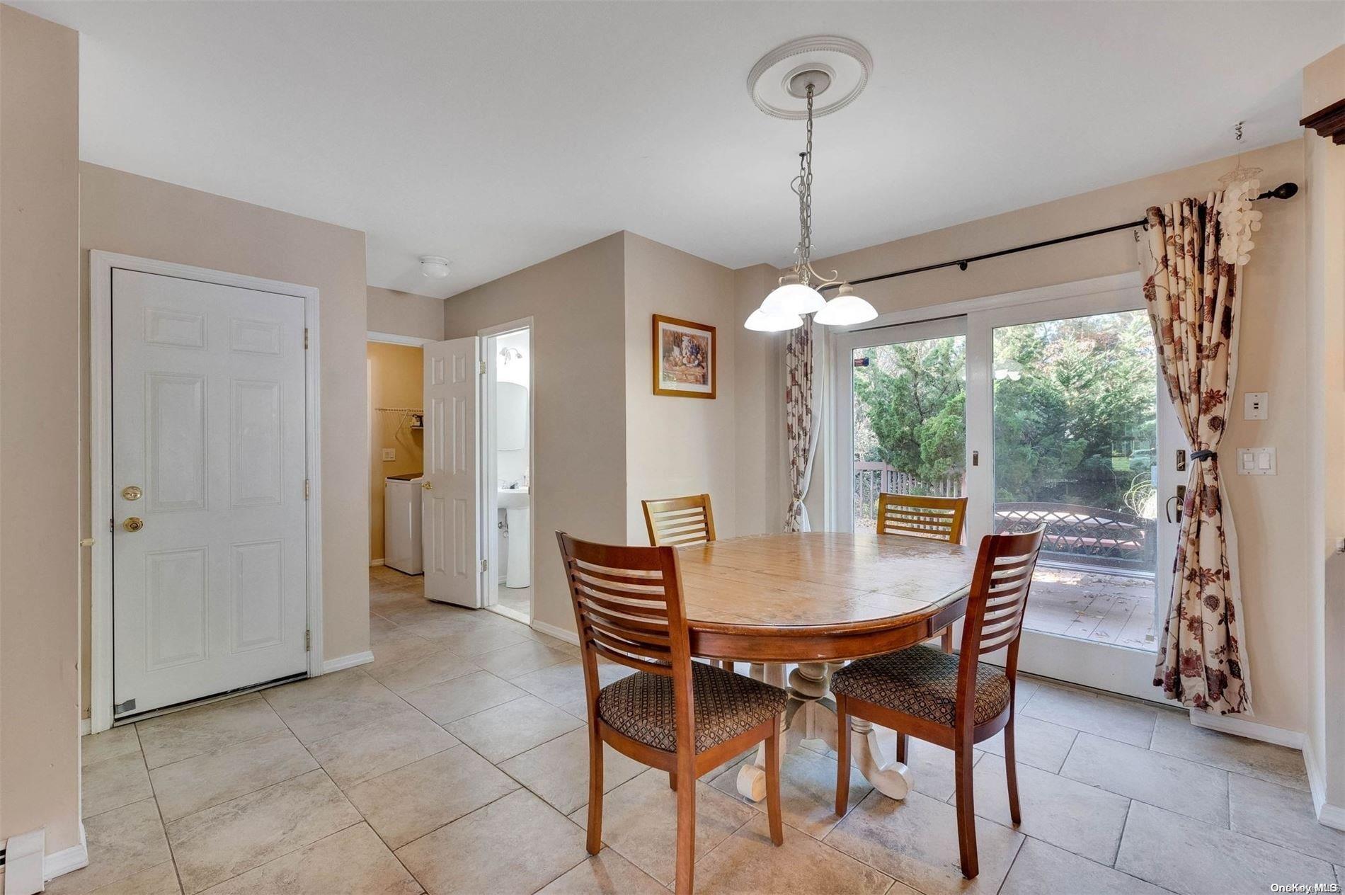 Single Family Washington  Suffolk County, NY 11720, MLS-L3590150-16