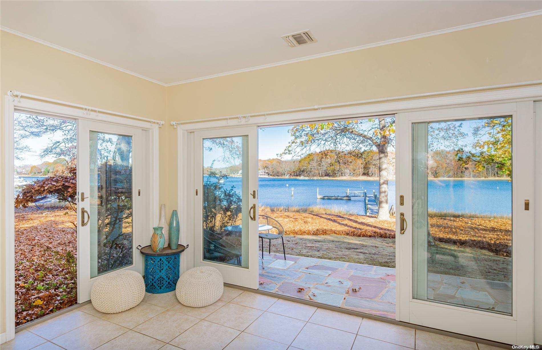 Single Family Bay Shore  Suffolk County, NY 11964, MLS-L3590276-10