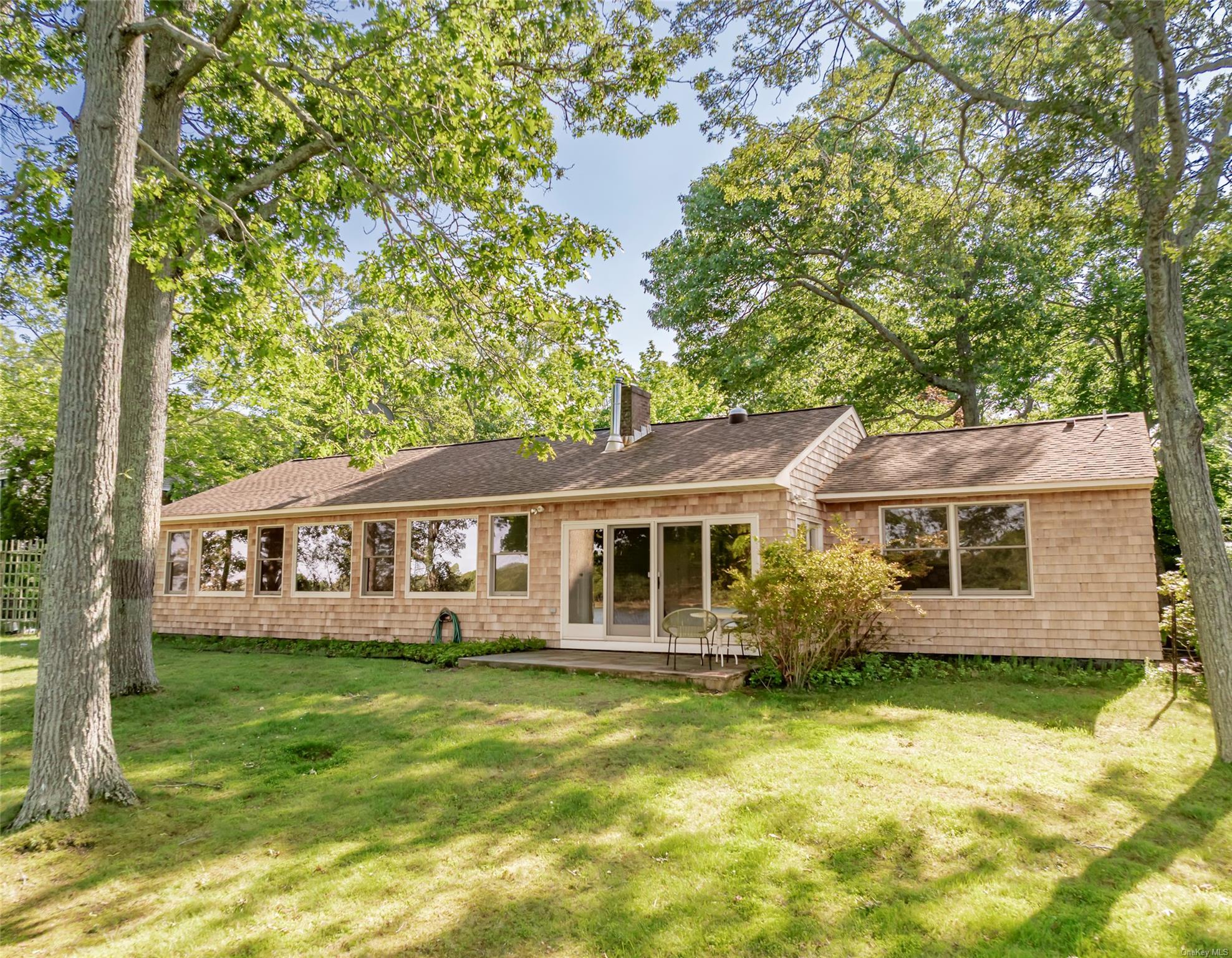Single Family Bay Shore  Suffolk County, NY 11964, MLS-L3590276-3