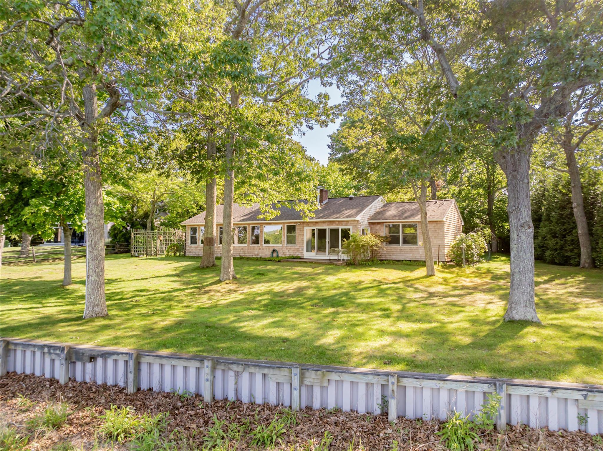 Single Family Bay Shore  Suffolk County, NY 11964, MLS-L3590276-35