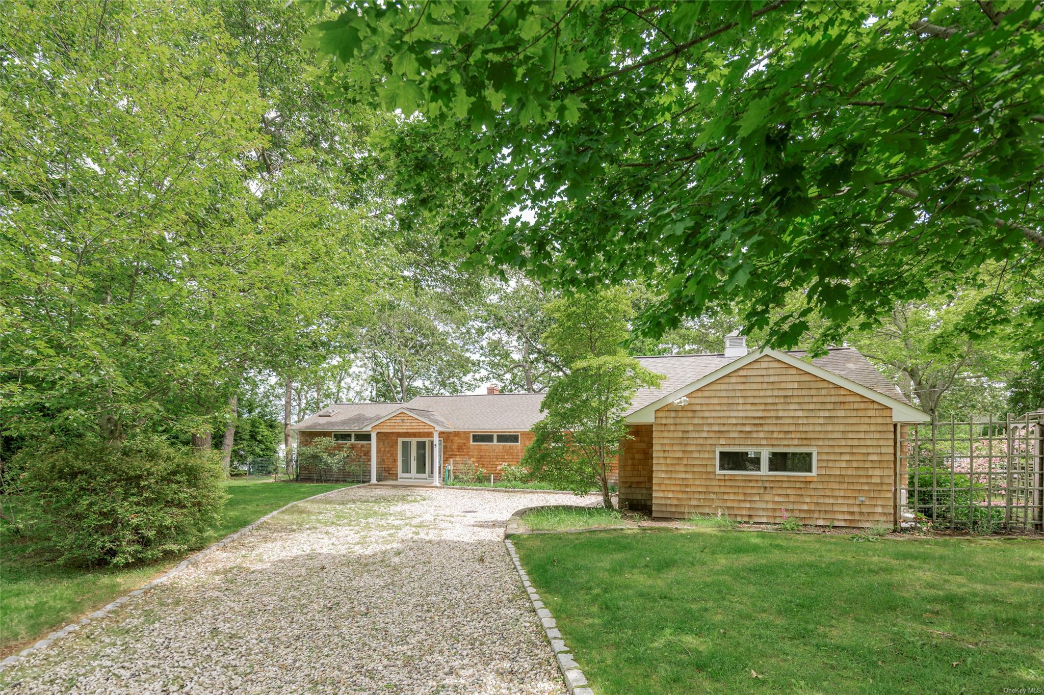 Single Family Bay Shore  Suffolk County, NY 11964, MLS-L3590276-46