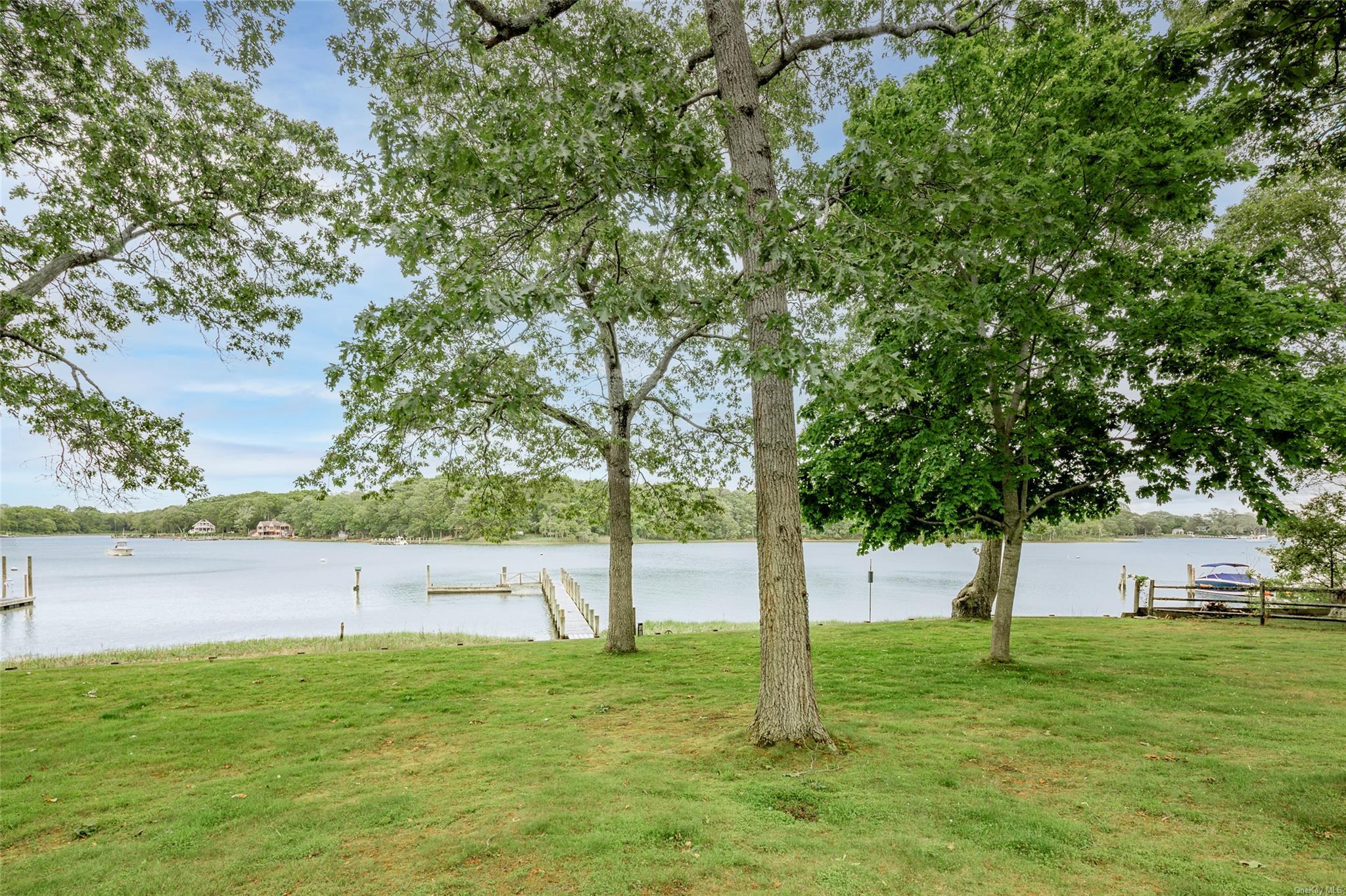 Single Family Bay Shore  Suffolk County, NY 11964, MLS-L3590276-8