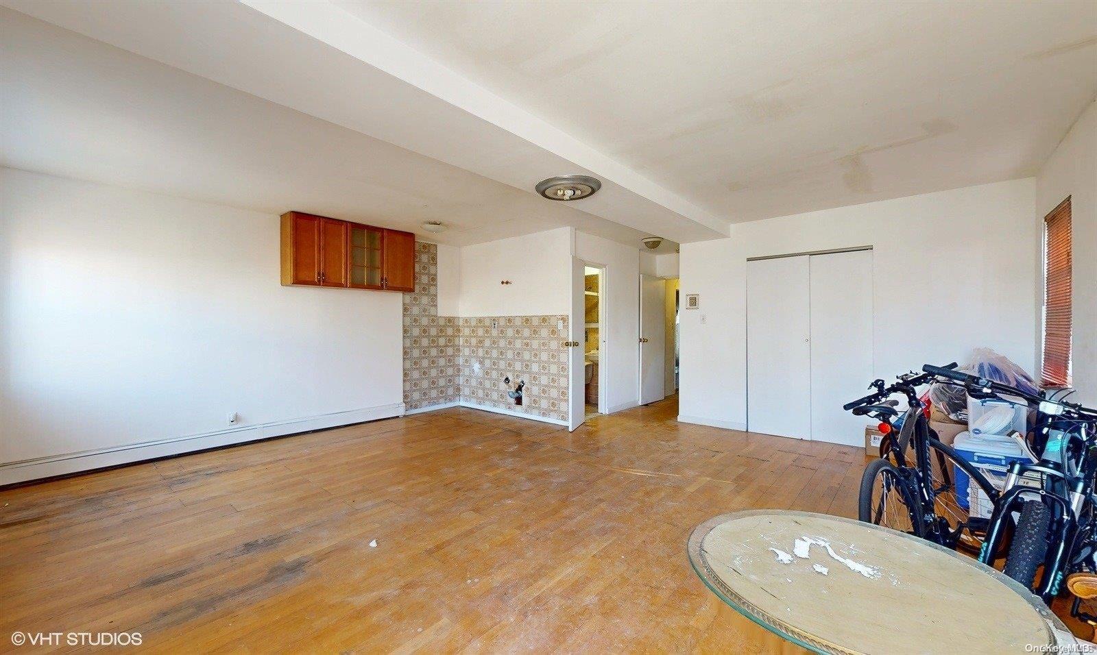Single Family 72nd  Queens, NY 11378, MLS-L3590427-27