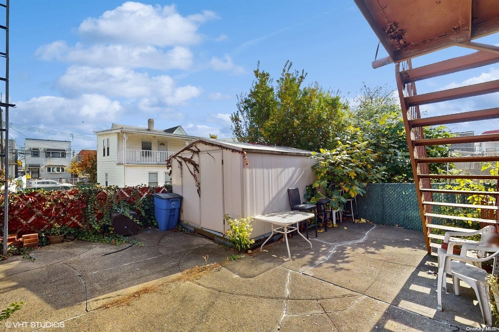 Single Family 72nd  Queens, NY 11378, MLS-L3590427-33