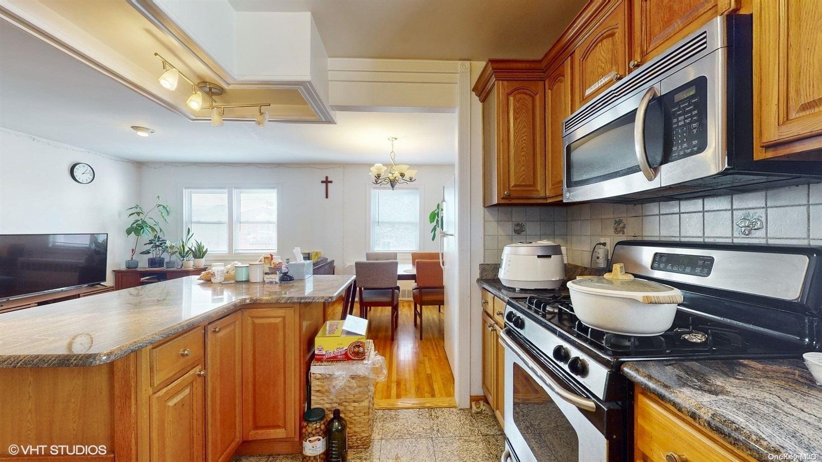 Single Family 72nd  Queens, NY 11378, MLS-L3590427-9
