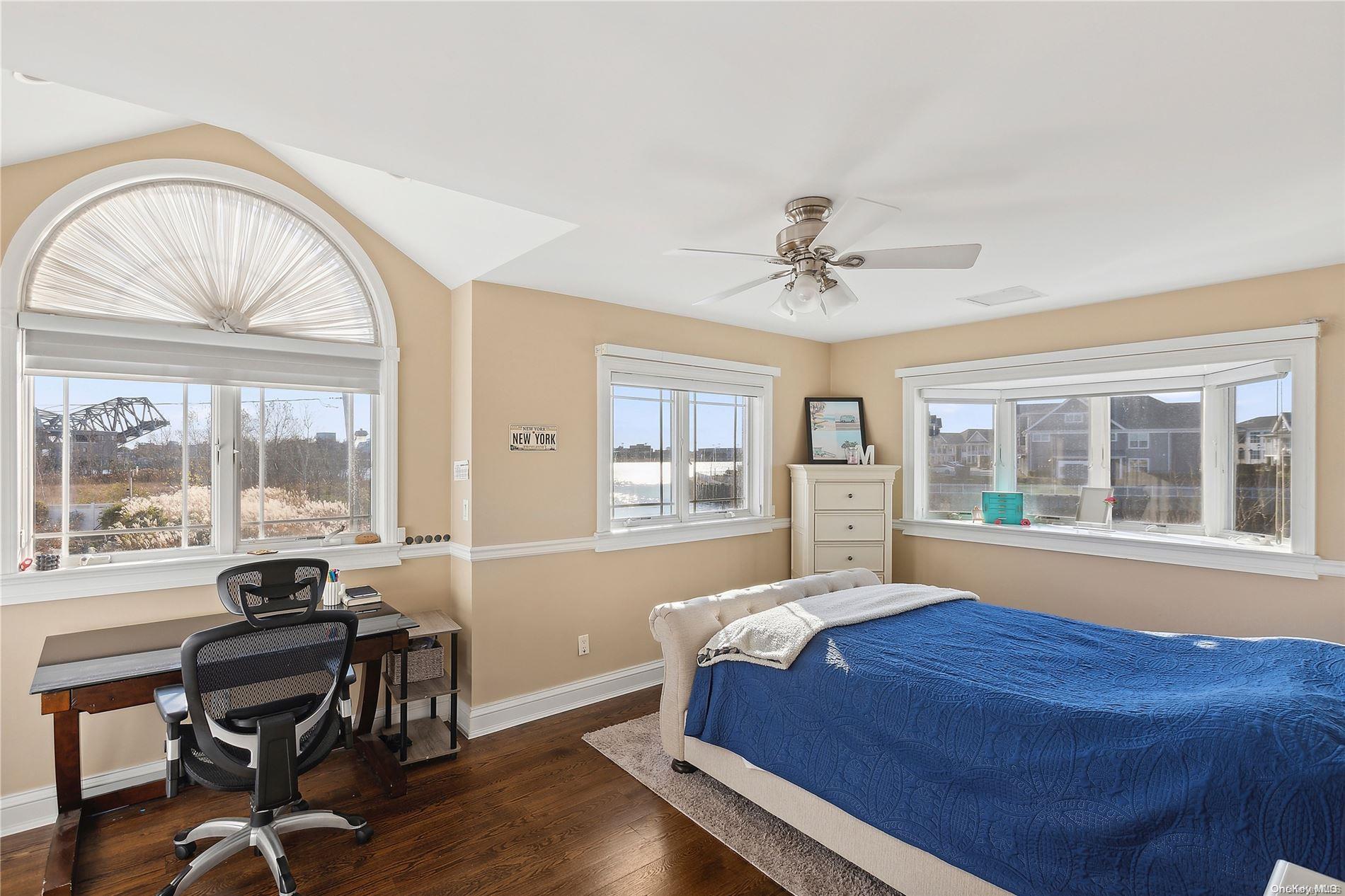 Single Family Quebec  Nassau County, NY 11558, MLS-L3590436-16