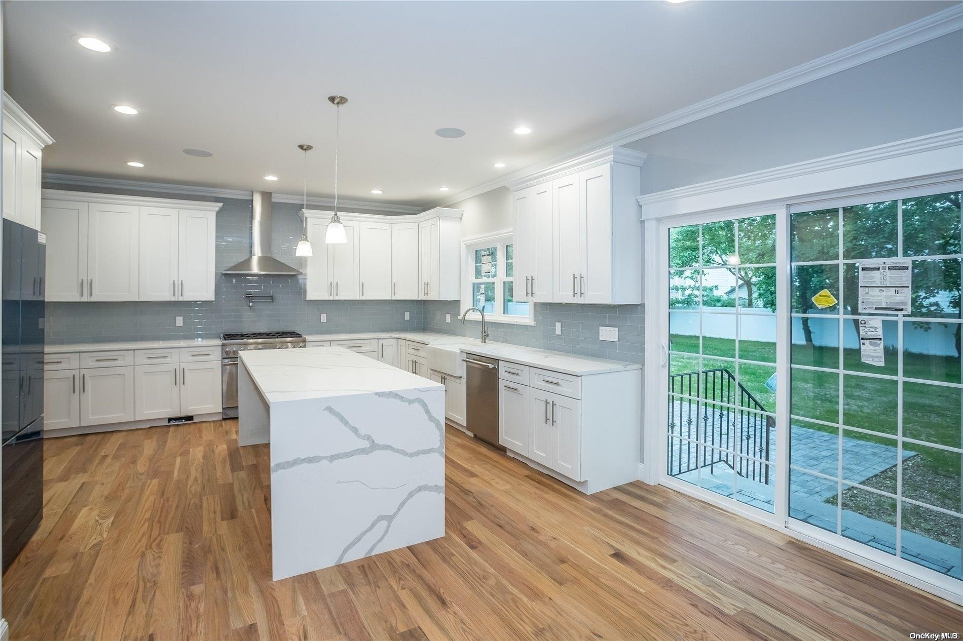 Single Family Meadowbrook  Nassau County, NY 11566, MLS-L3590440-2