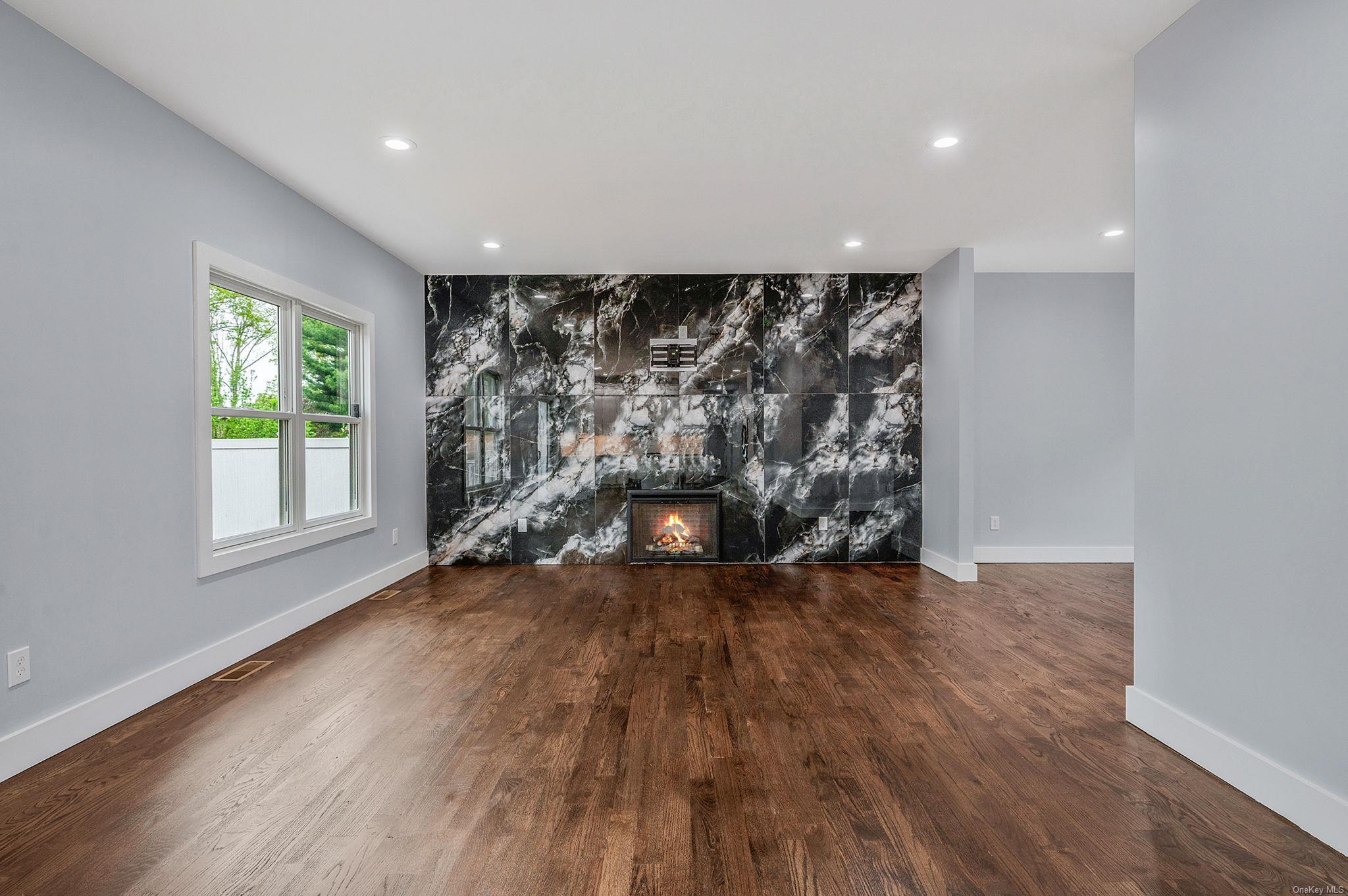 Single Family Walter  Suffolk County, NY 11788, MLS-L3590441-11