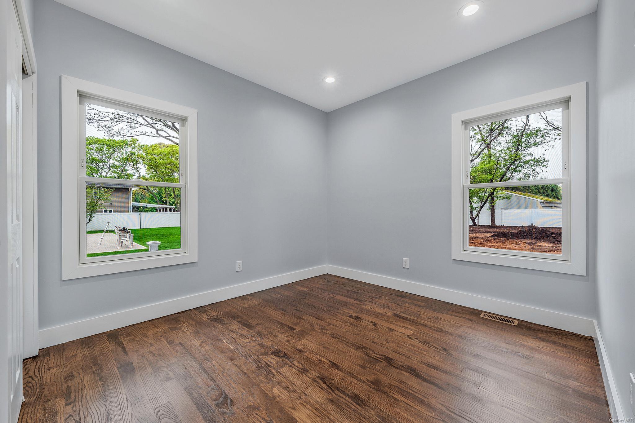 Single Family Walter  Suffolk County, NY 11788, MLS-L3590441-16
