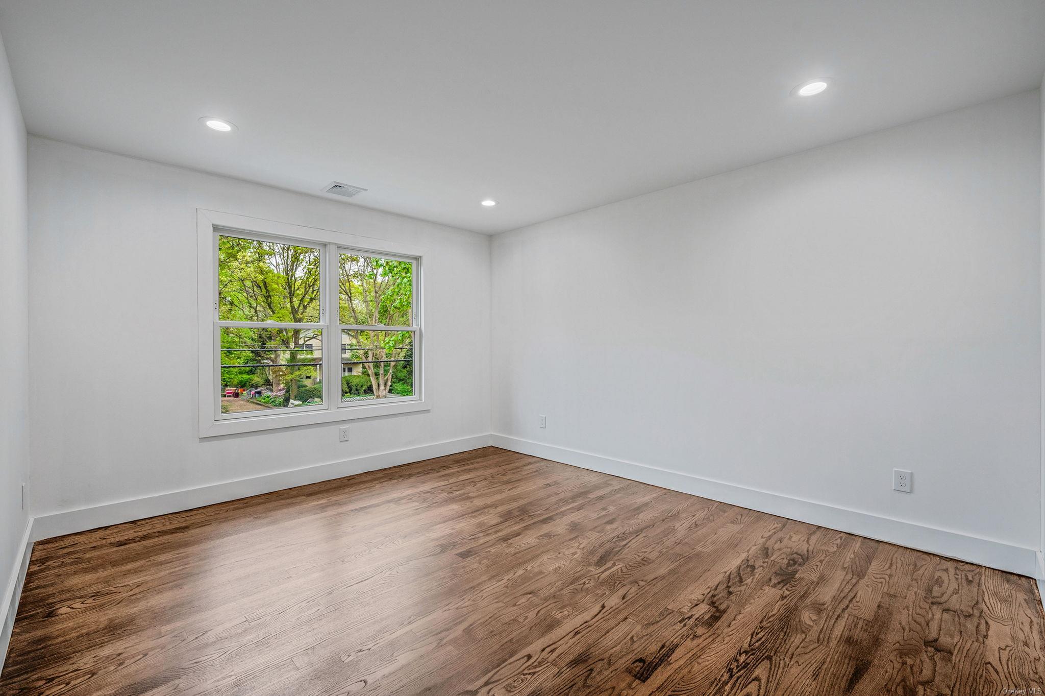 Single Family Walter  Suffolk County, NY 11788, MLS-L3590441-20