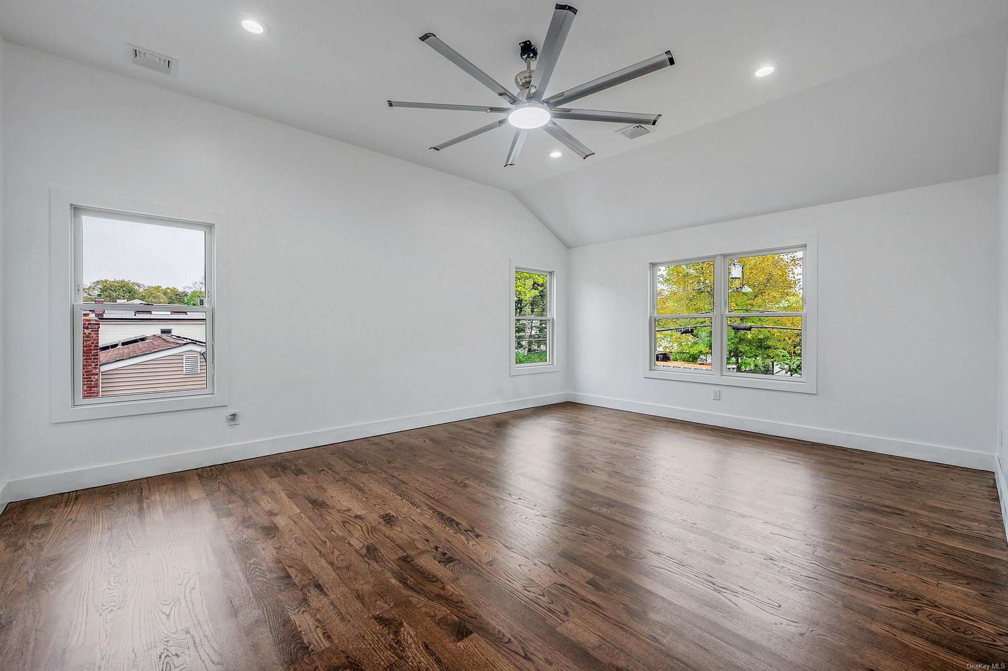 Single Family Walter  Suffolk County, NY 11788, MLS-L3590441-23