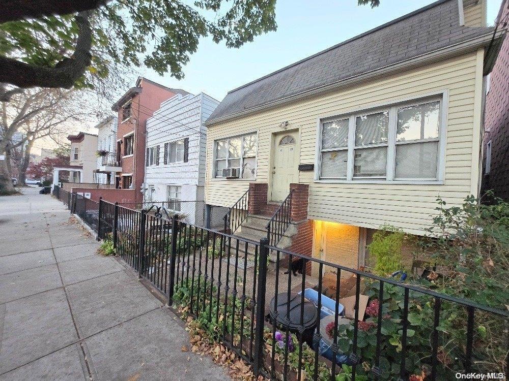 Single Family 25th  Queens, NY 11102, MLS-L3590458-2