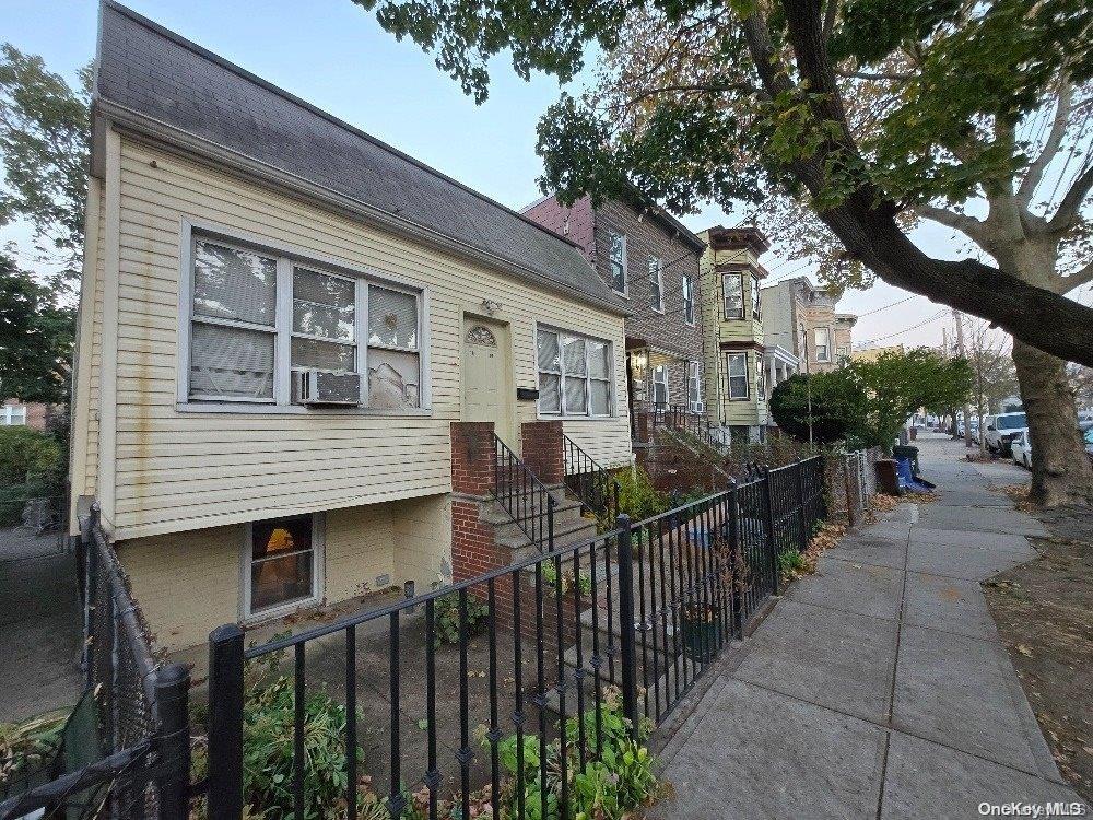 Single Family 25th  Queens, NY 11102, MLS-L3590458-3