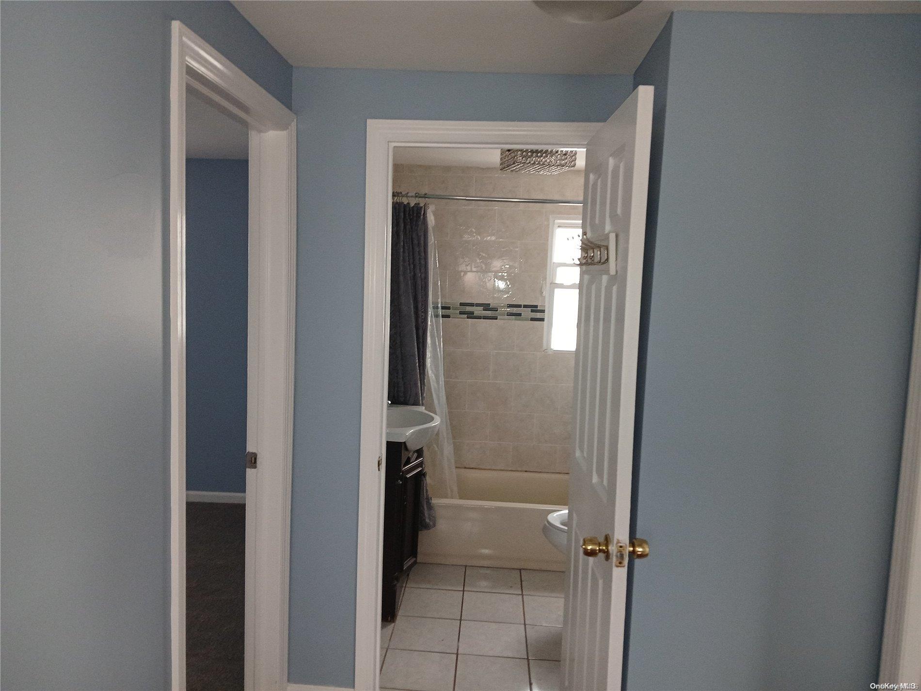 Single Family Underhill  Nassau County, NY 11575, MLS-L3590529-12