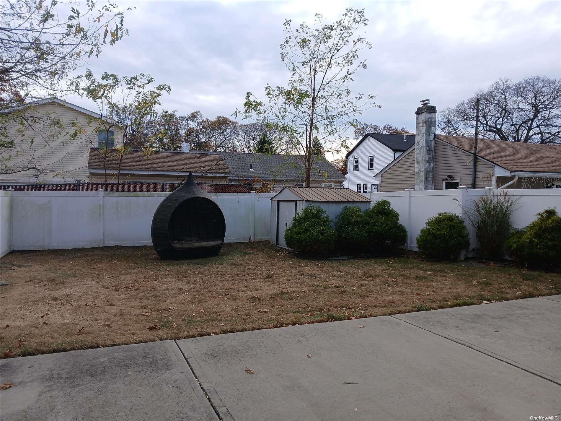 Single Family Underhill  Nassau County, NY 11575, MLS-L3590529-21