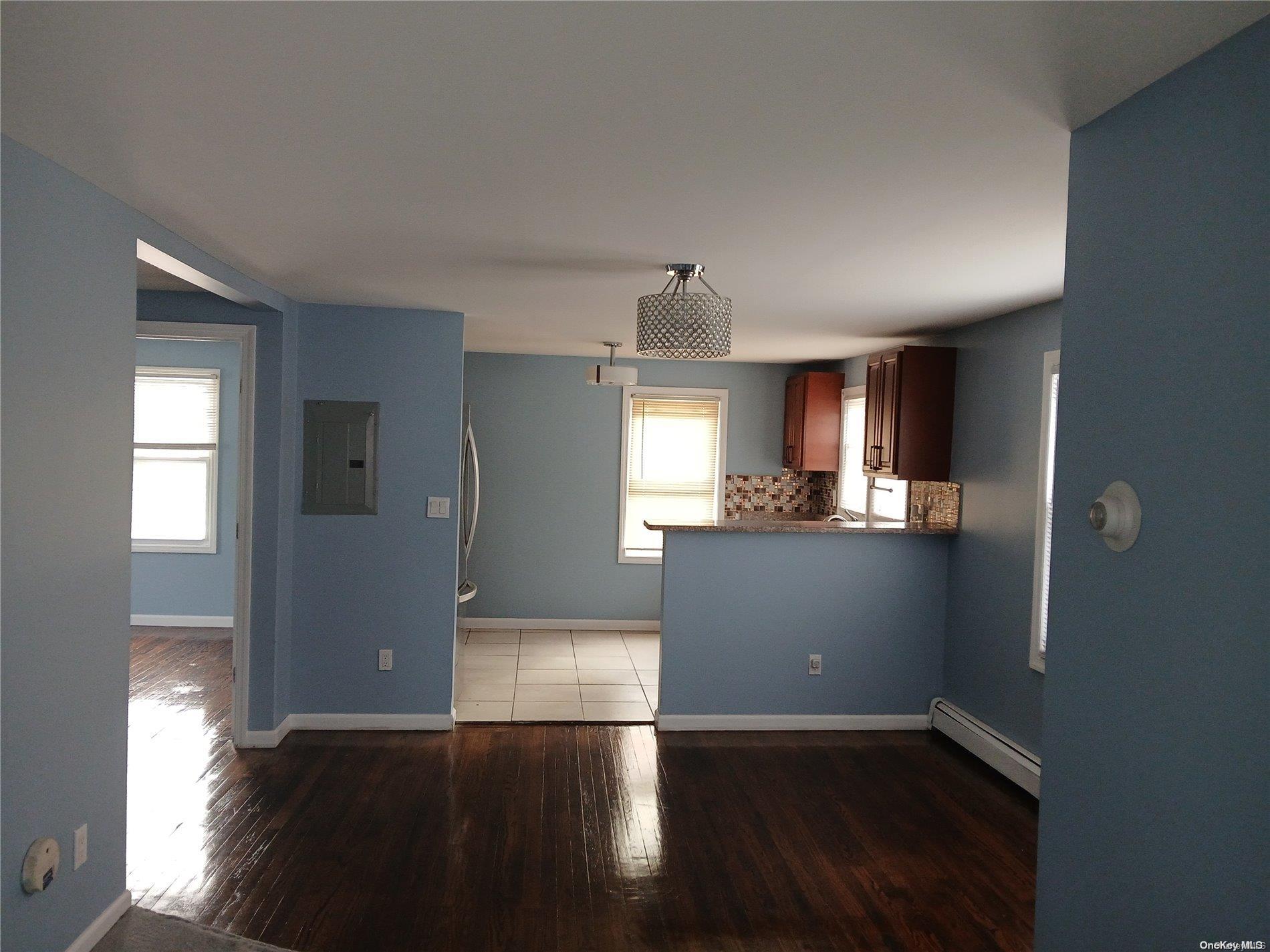 Single Family Underhill  Nassau County, NY 11575, MLS-L3590529-6