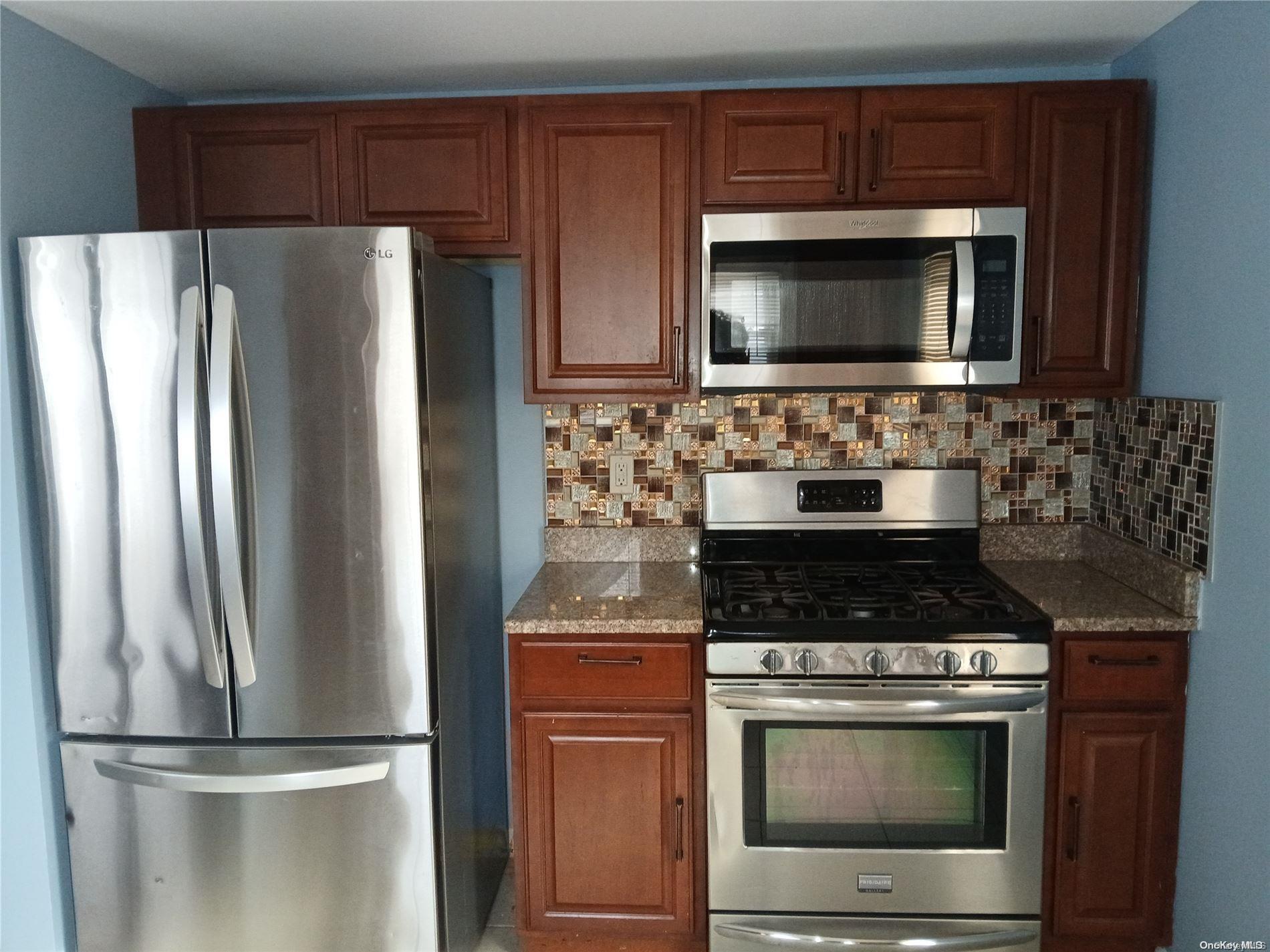 Single Family Underhill  Nassau County, NY 11575, MLS-L3590529-8