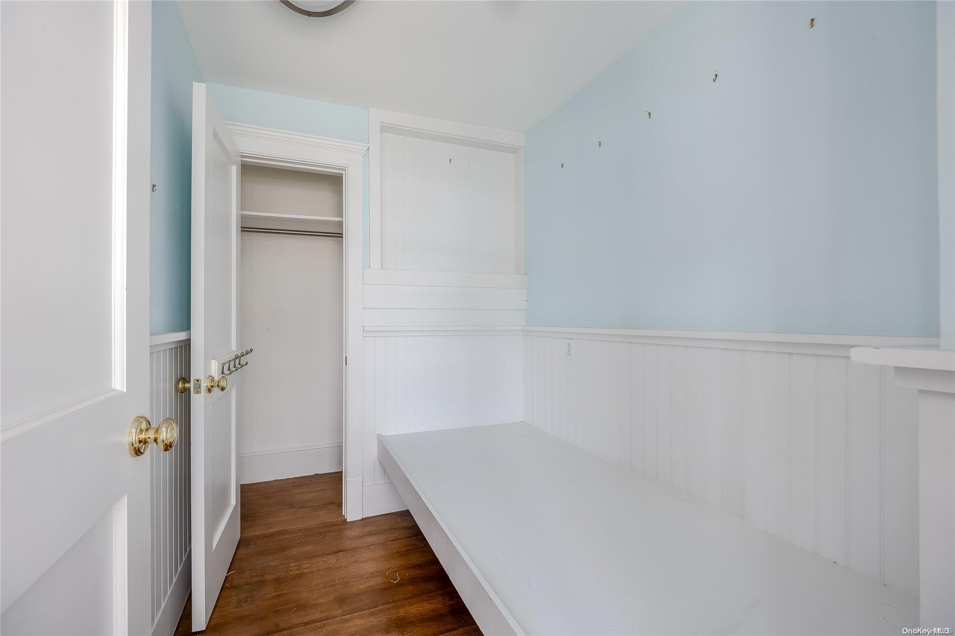 Single Family East  Suffolk County, NY 11726, MLS-L3590666-15