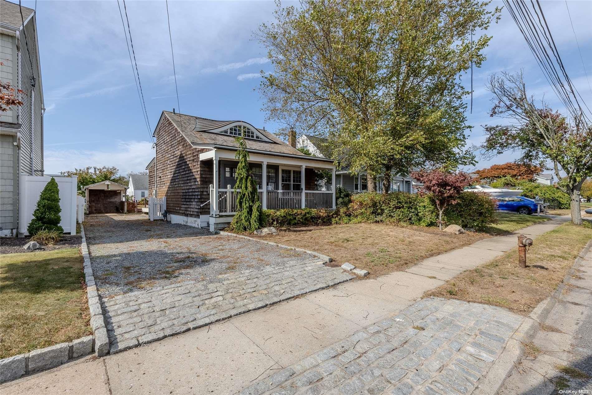 Single Family East  Suffolk County, NY 11726, MLS-L3590666-2