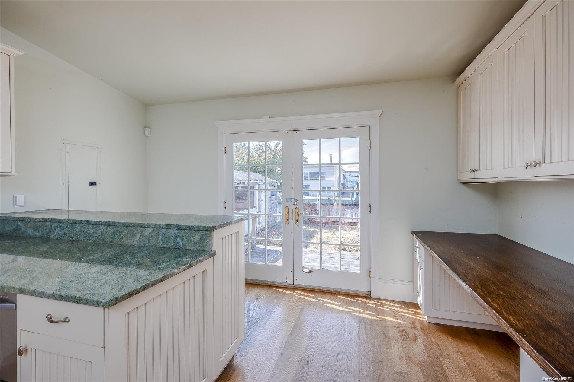 Single Family East  Suffolk County, NY 11726, MLS-L3590666-20
