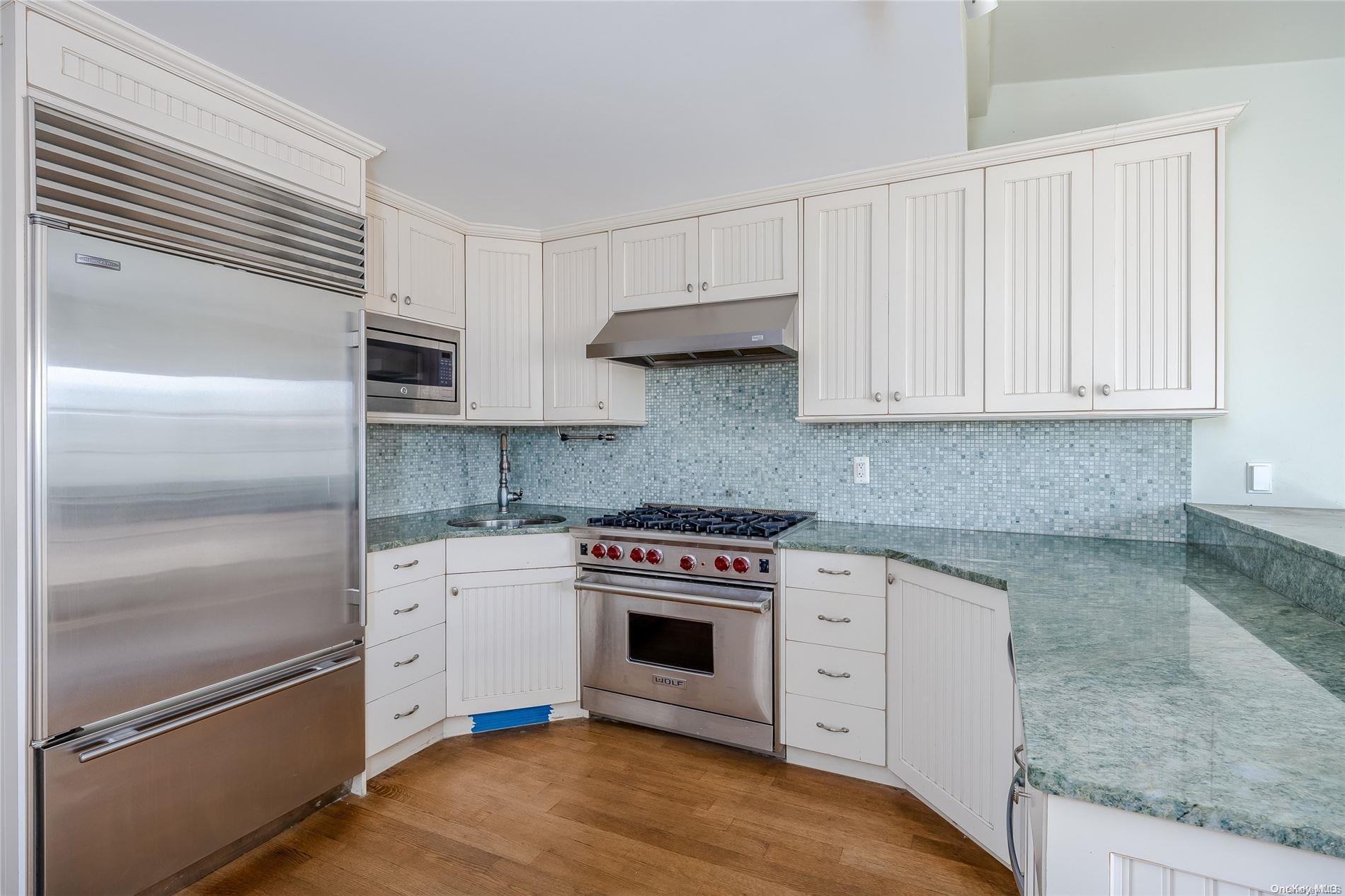 Single Family East  Suffolk County, NY 11726, MLS-L3590666-23