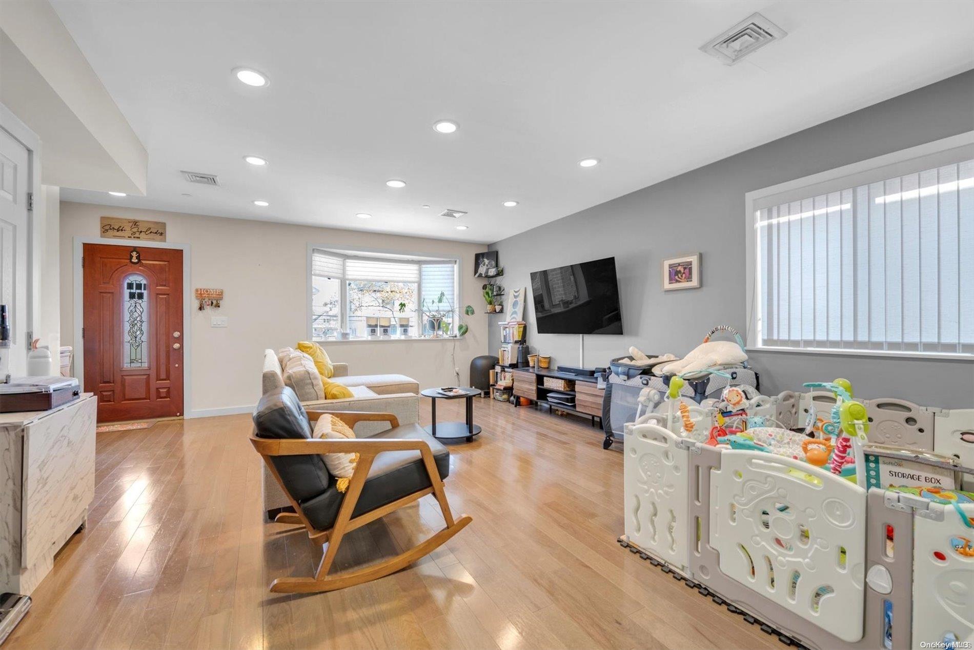 Single Family 95th  Queens, NY 11414, MLS-L3590847-14