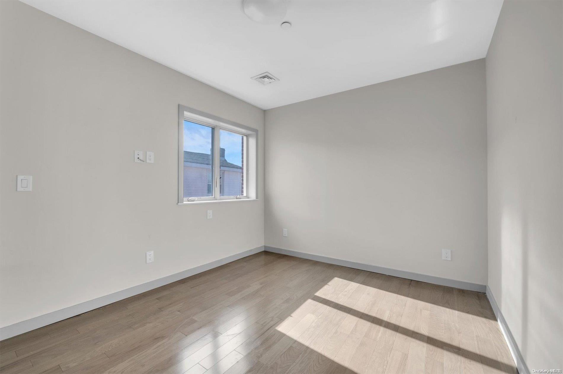 Single Family 95th  Queens, NY 11414, MLS-L3590847-8