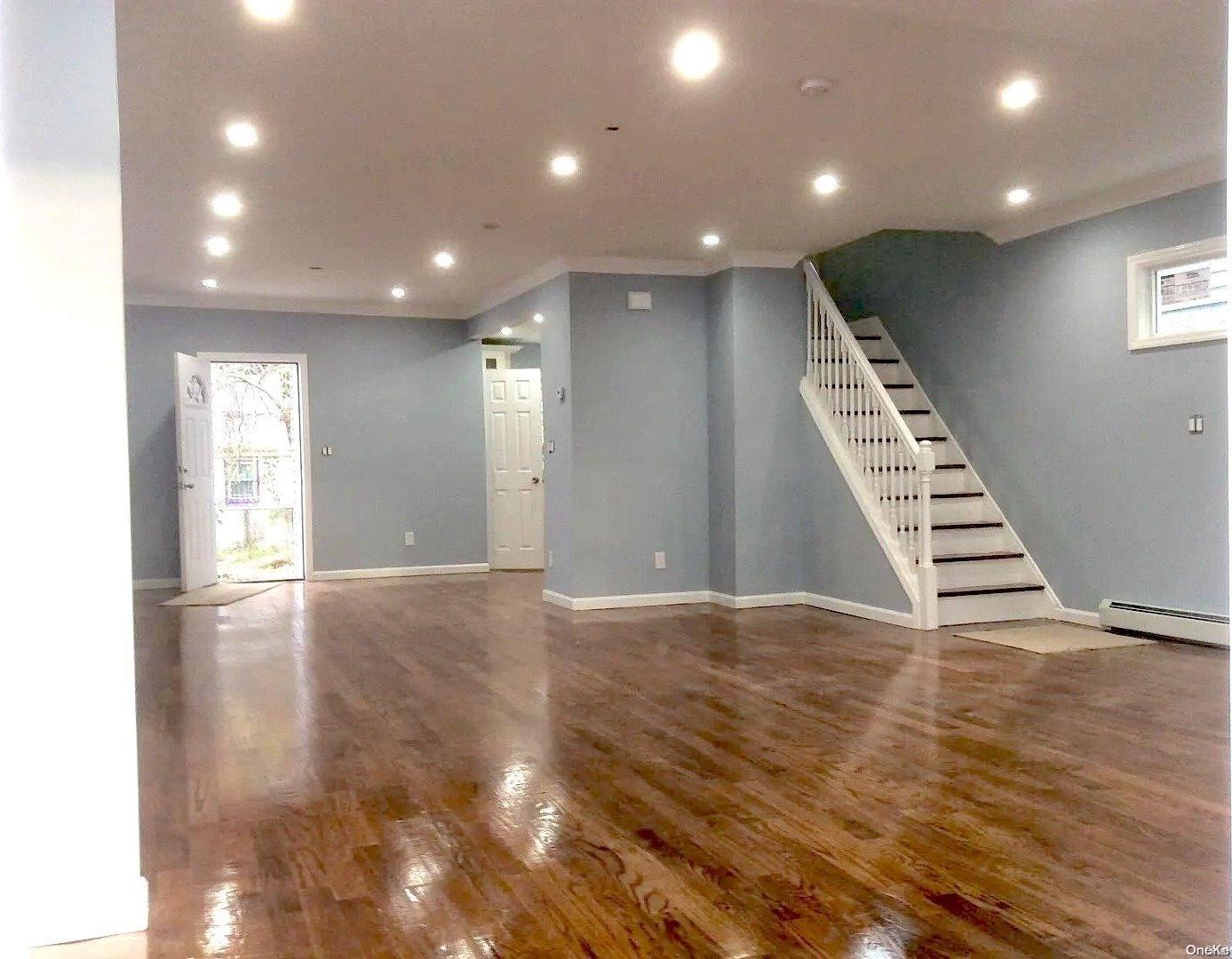 Single Family 176th Street  Queens, NY 11434, MLS-L3590913-2