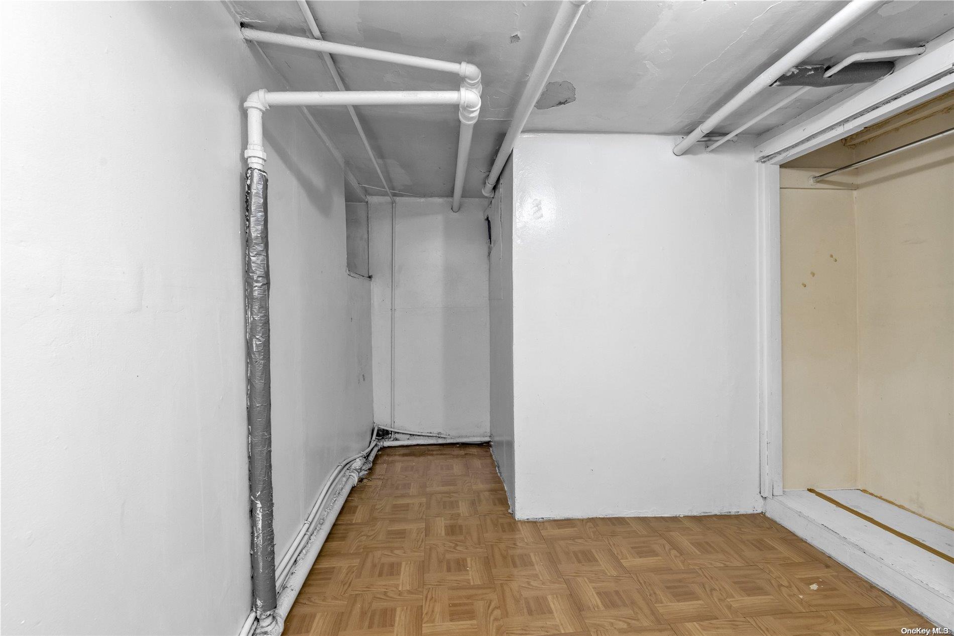 Single Family Northern  Queens, NY 11368, MLS-L3591012-25