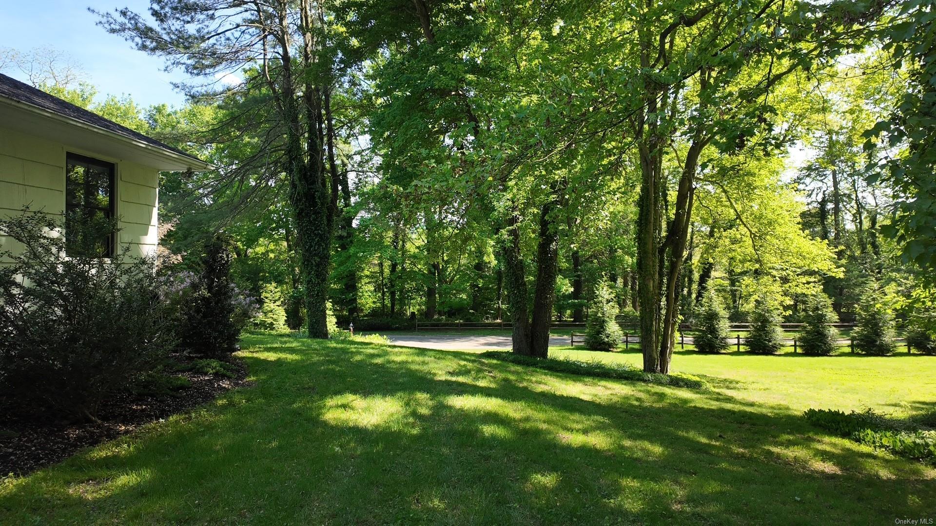Single Family Woodbury  Suffolk County, NY 11724, MLS-L3591027-12