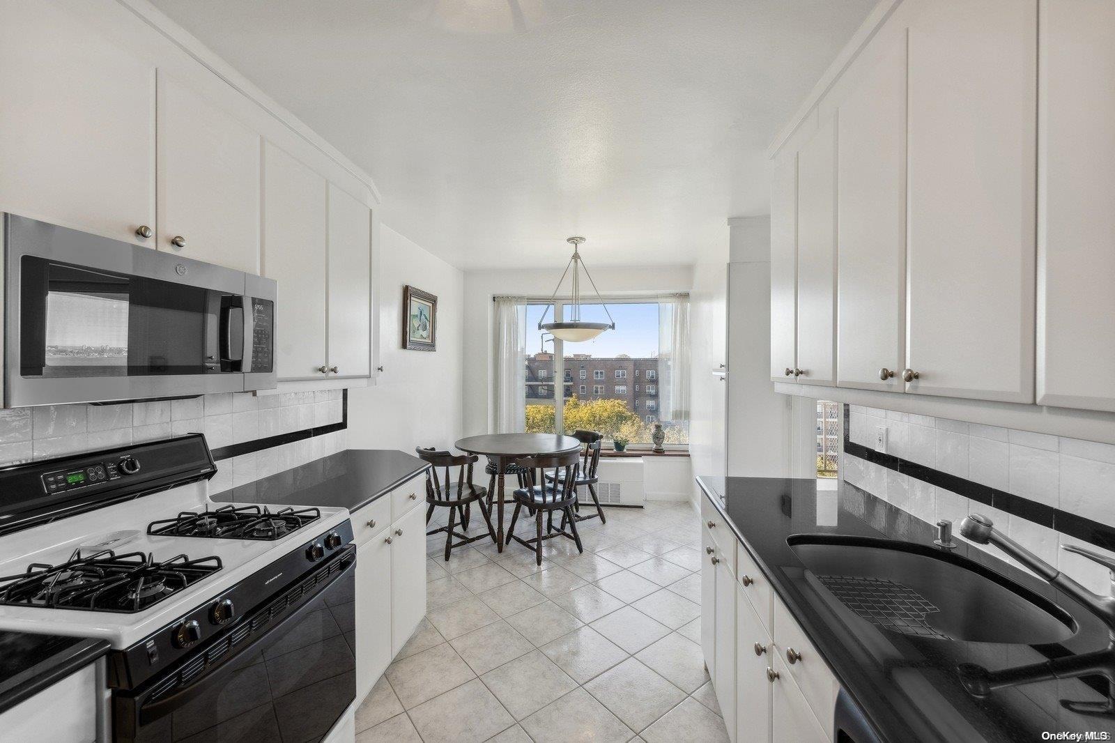 Coop Powells Cove  Queens, NY 11357, MLS-L3591036-5
