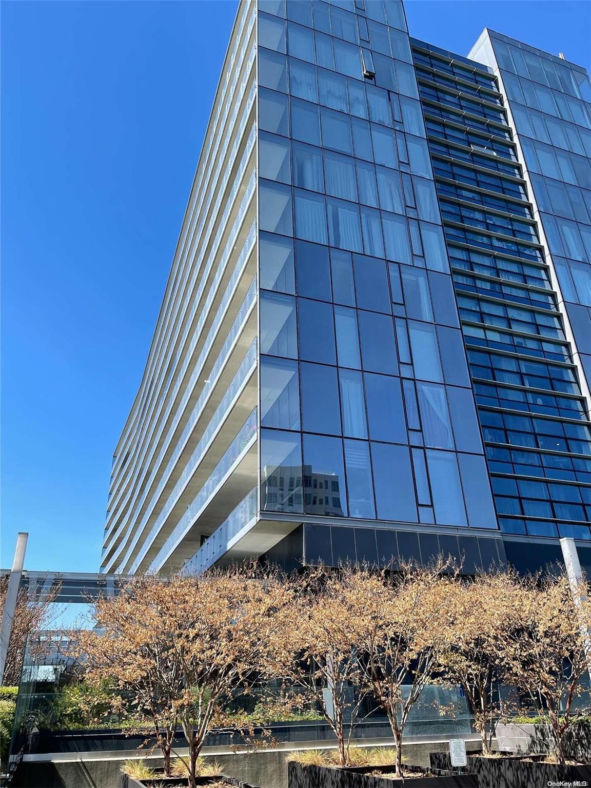 Condo in New York - 40th  Queens, NY 11354