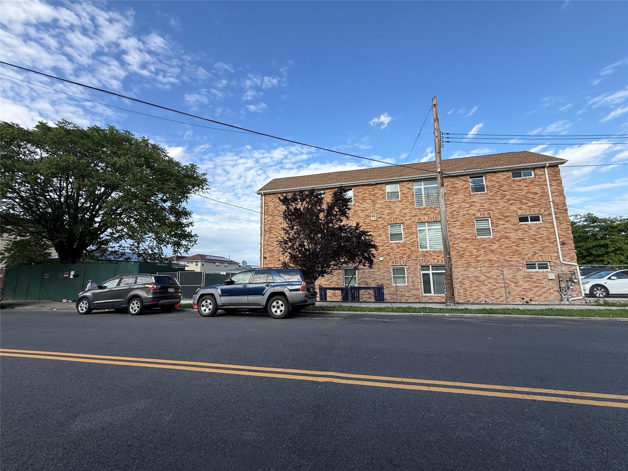 Single Family Eldert Lane  Brooklyn, NY 11208, MLS-L3591387-8