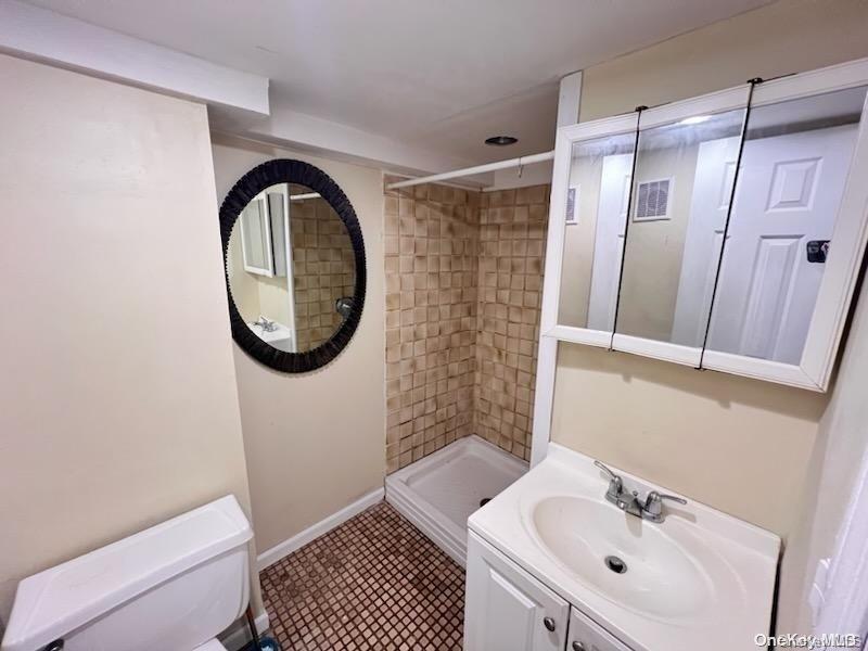 Single Family Madison  Nassau County, NY 11558, MLS-L3591486-20