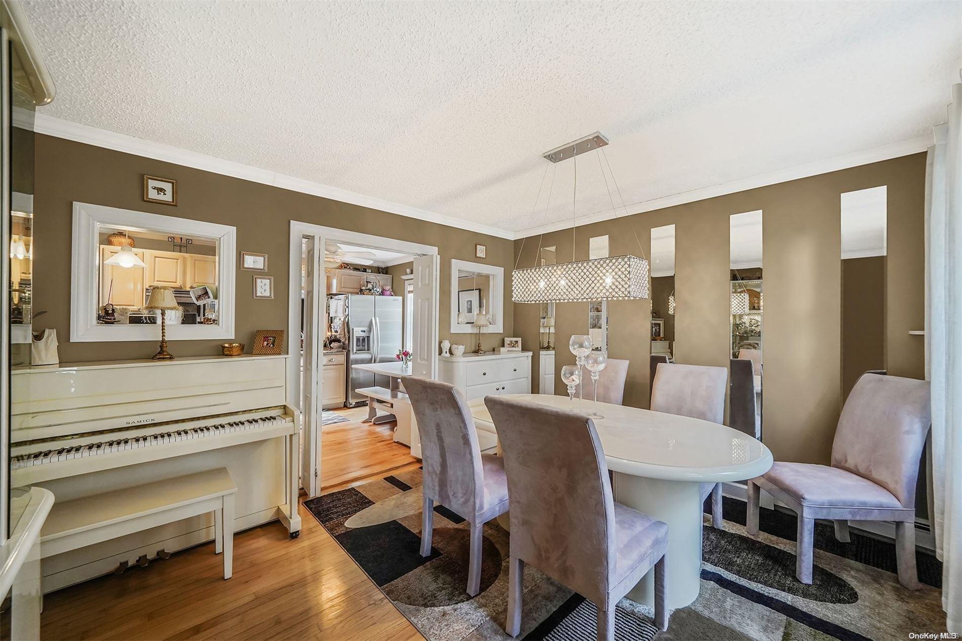 Single Family Marchant  Suffolk County, NY 11780, MLS-L3591496-14