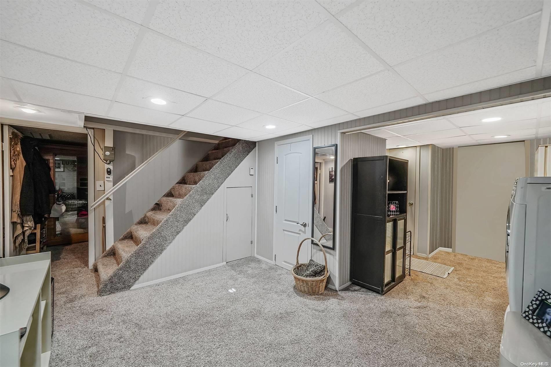 Single Family Marchant  Suffolk County, NY 11780, MLS-L3591496-23
