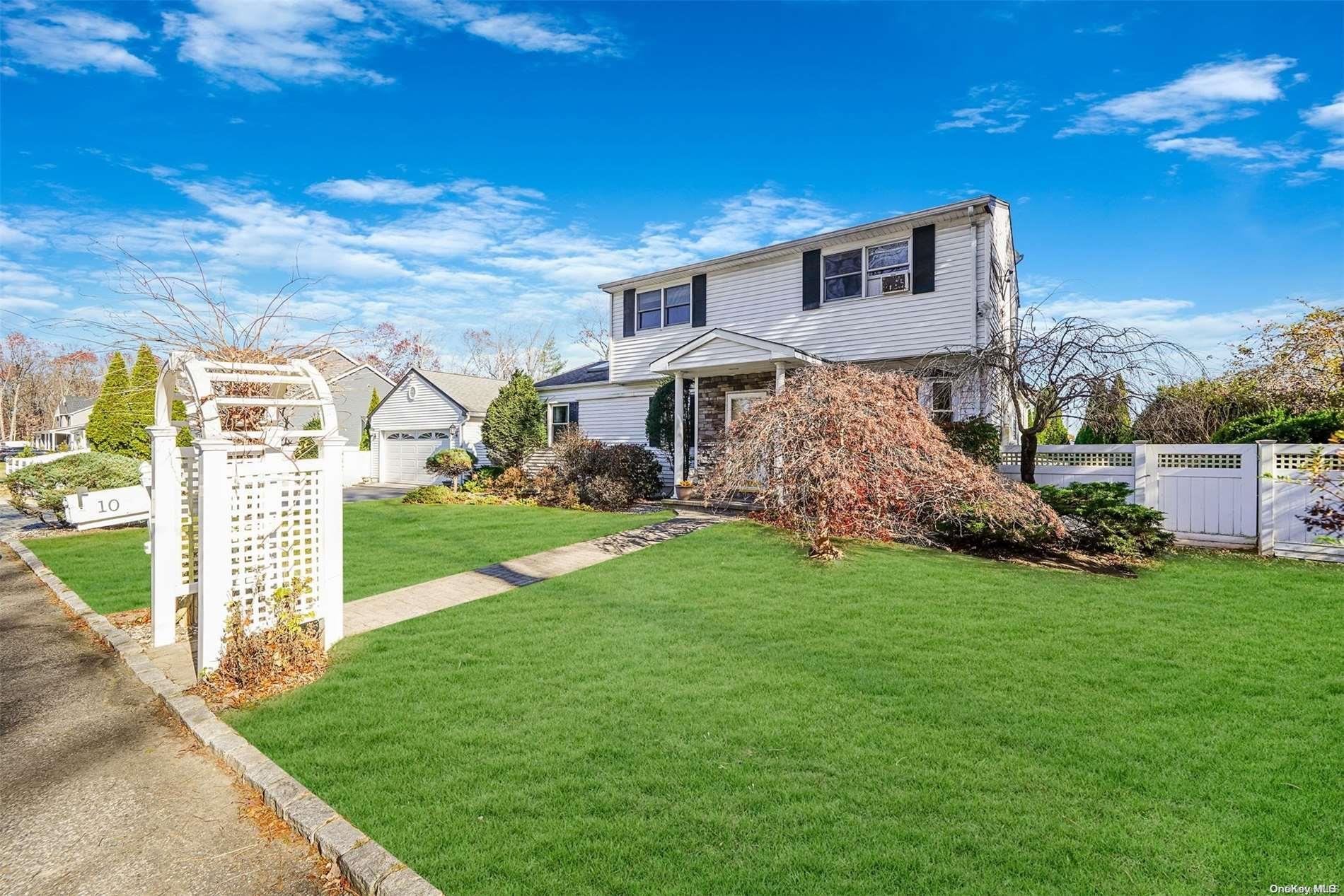 Single Family Marchant  Suffolk County, NY 11780, MLS-L3591496-3