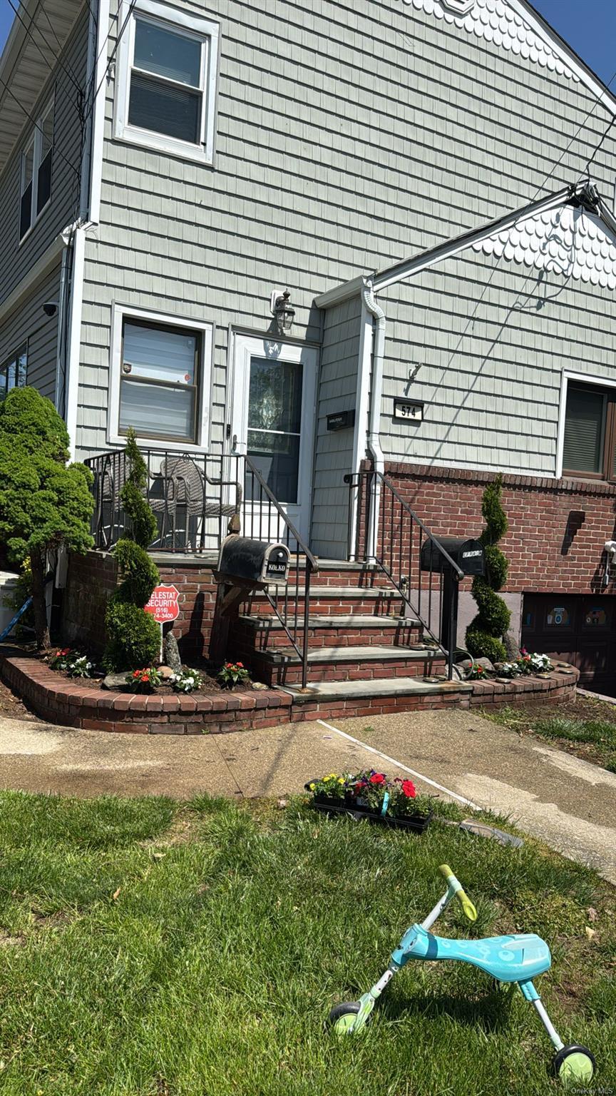 Single Family Lincoln  Nassau County, NY 11516, MLS-L3591697-2
