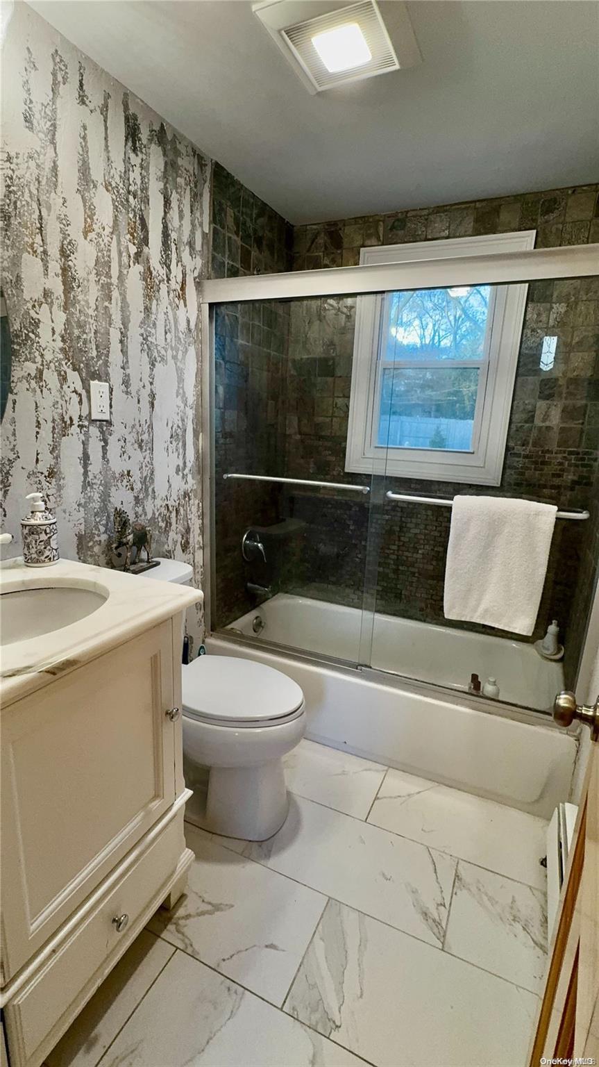 Single Family Westerly  Suffolk County, NY 11946, MLS-L3591815-28