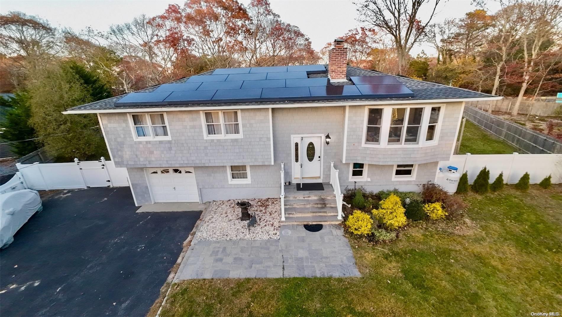 Single Family Westerly  Suffolk County, NY 11946, MLS-L3591815-4