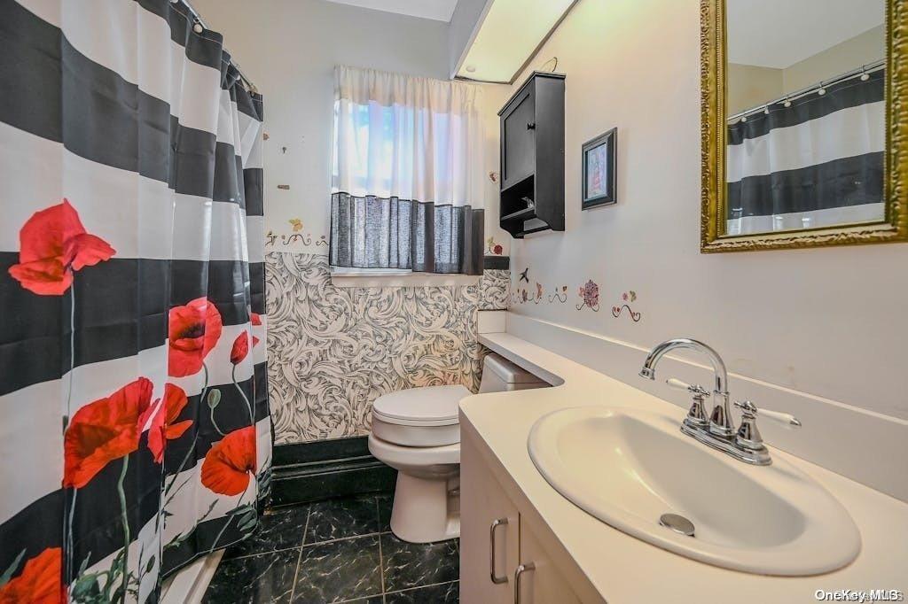 Single Family Birch Hollow  Suffolk County, NY 11967, MLS-L3591859-14