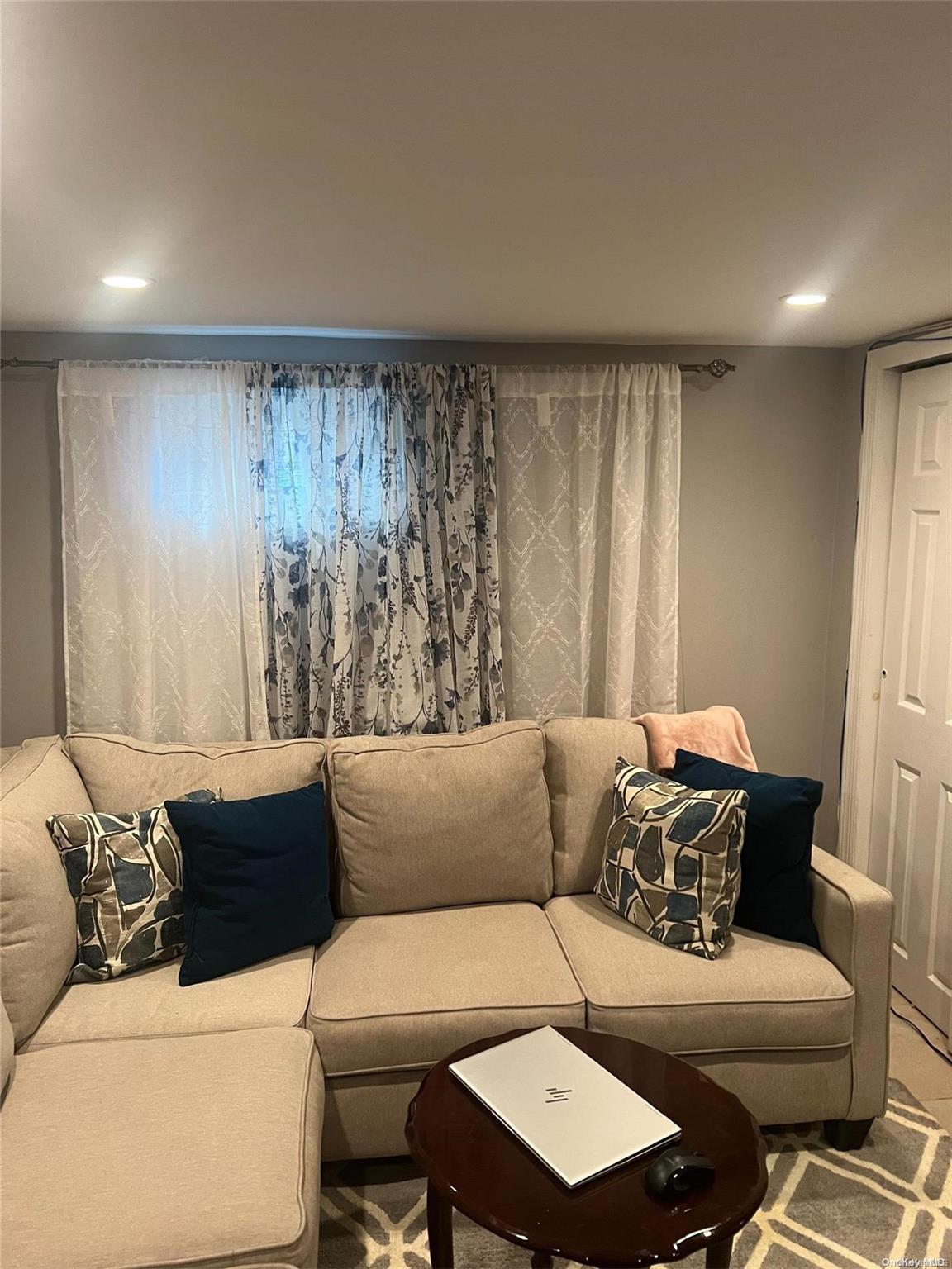 Single Family 145th  Queens, NY 11413, MLS-L3592007-17