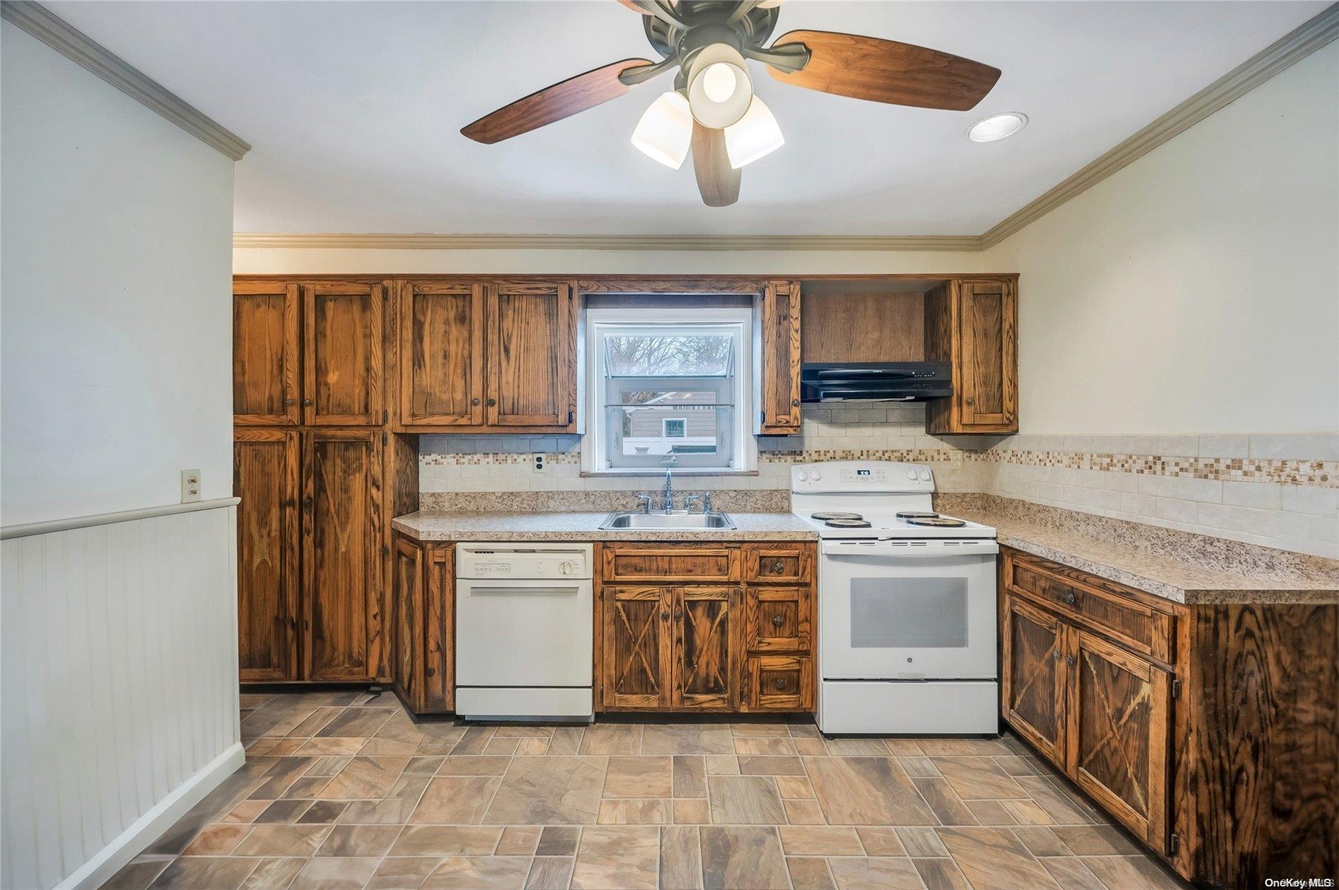 Single Family 2nd  Suffolk County, NY 11779, MLS-L3592194-14
