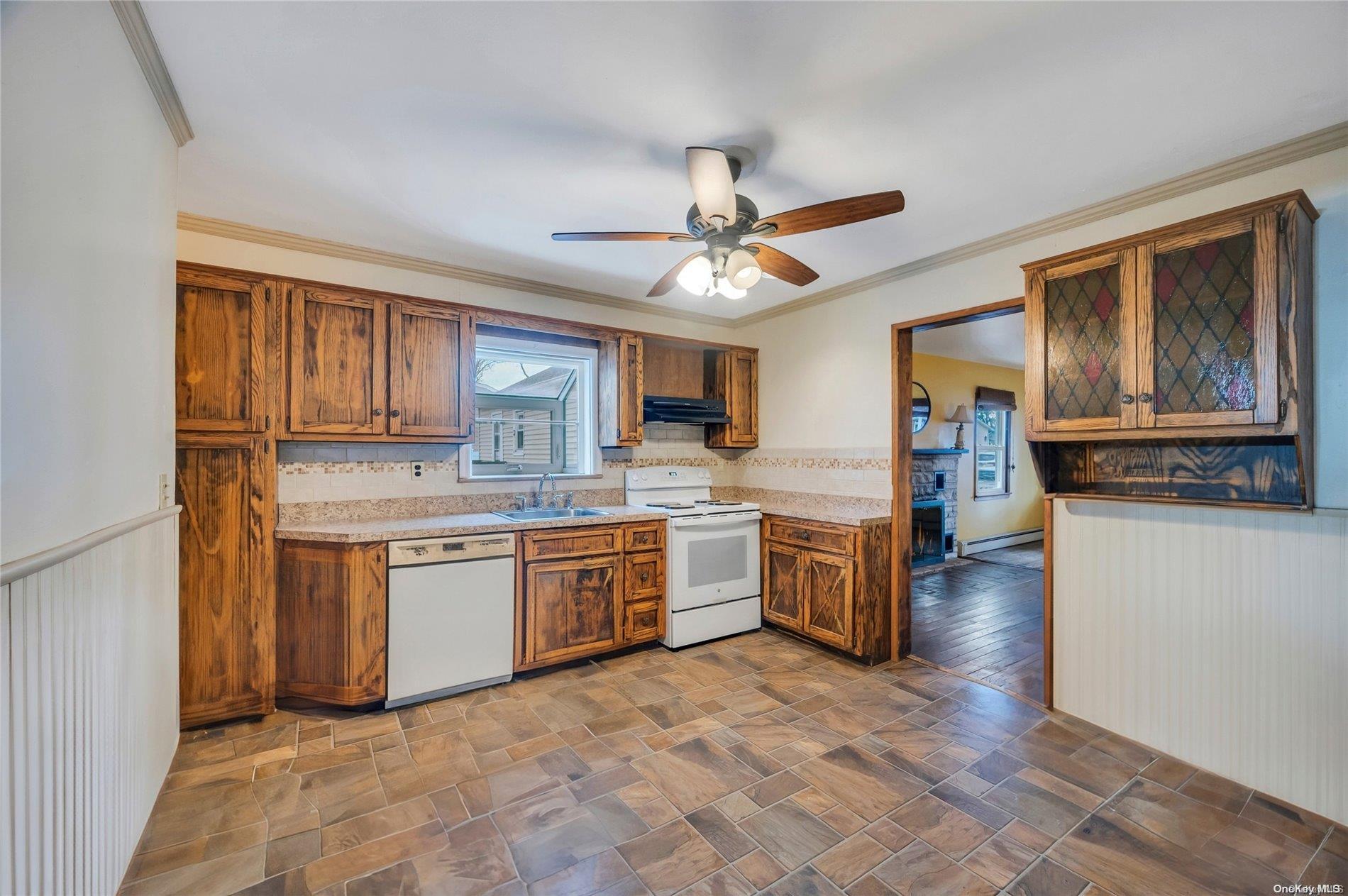 Single Family 2nd  Suffolk County, NY 11779, MLS-L3592194-15