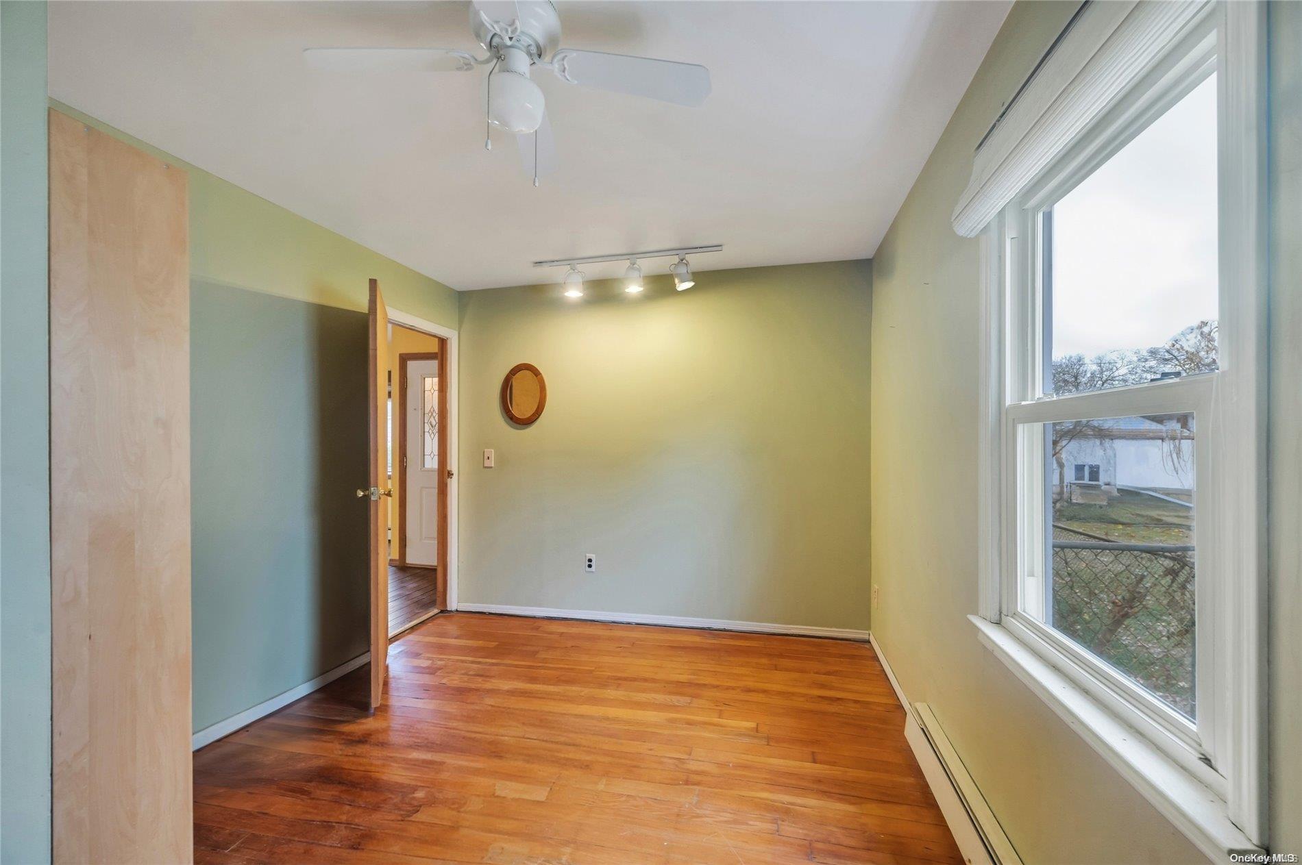 Single Family 2nd  Suffolk County, NY 11779, MLS-L3592194-21