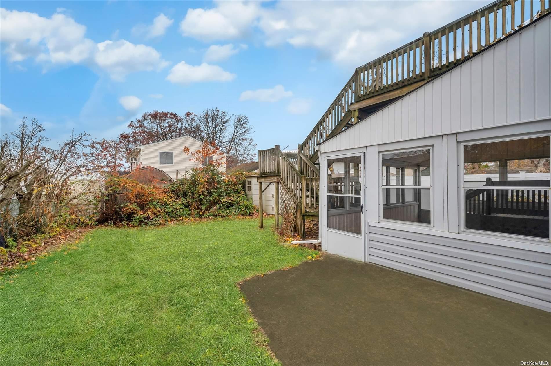 Single Family 2nd  Suffolk County, NY 11779, MLS-L3592194-7