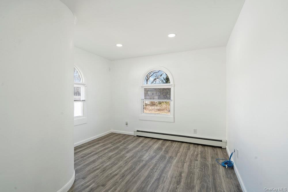 Single Family Floyd  Suffolk County, NY 11729, MLS-L3592328-11