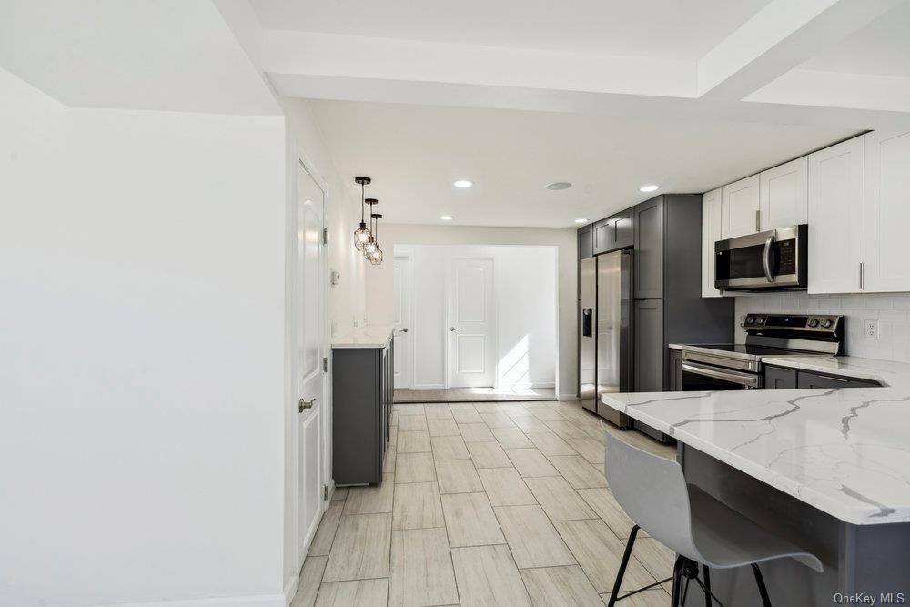 Single Family Floyd  Suffolk County, NY 11729, MLS-L3592328-6