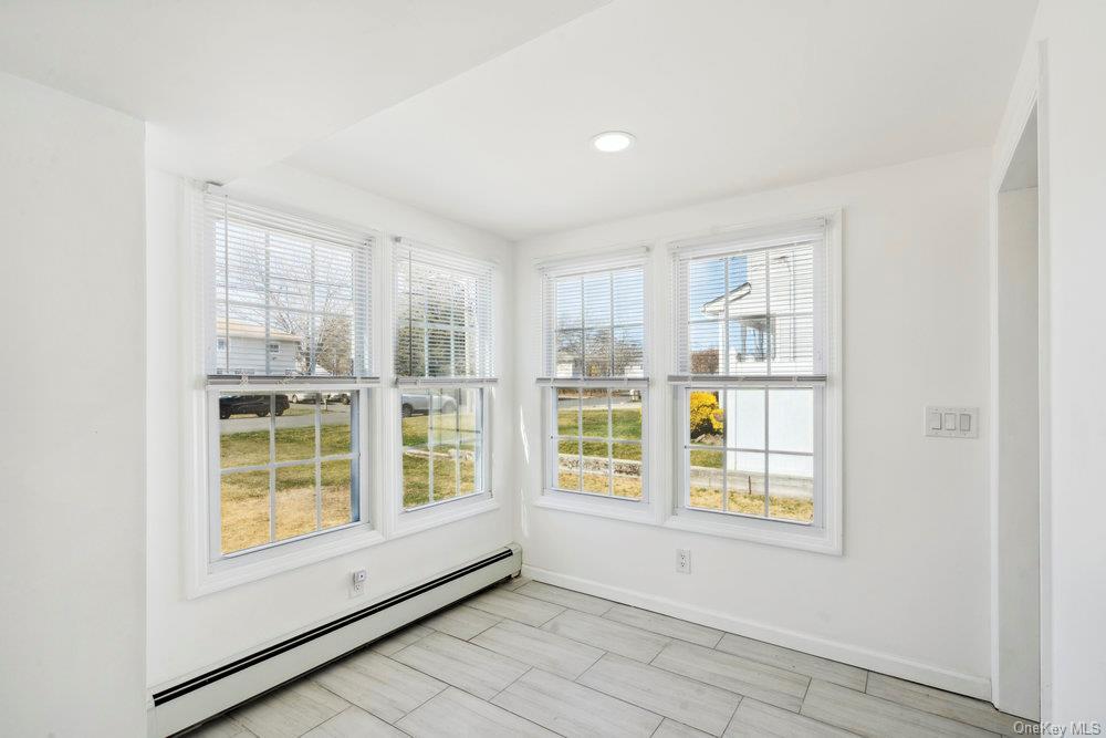 Single Family Floyd  Suffolk County, NY 11729, MLS-L3592328-8